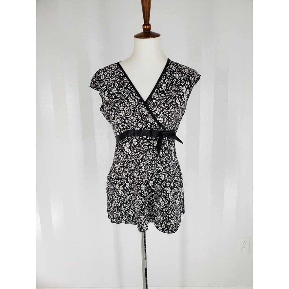 Dressbarn Black & White Floral Faux Wrap Blouse Top Sz 6P